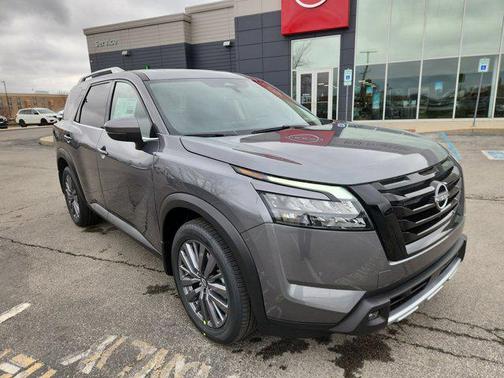 2025 Nissan Pathfinder SL 4WD