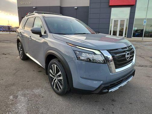 2025 Nissan Pathfinder Platinum 4WD