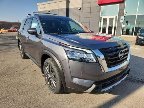 2025 Nissan Pathfinder SL 4WD