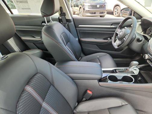 2025 Nissan Altima SR FWD