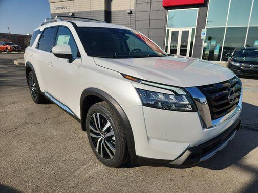 2025 Nissan Pathfinder Platinum 4WD