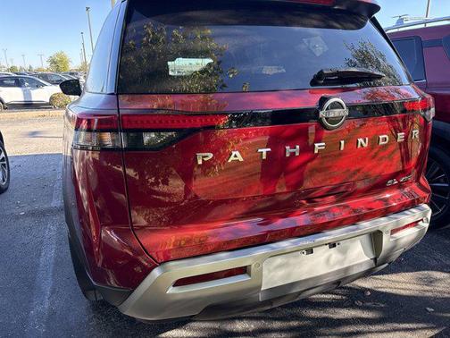 2024 Nissan Pathfinder SL 4WD