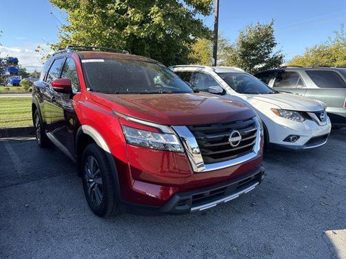 2024 Nissan Pathfinder SL 4WD