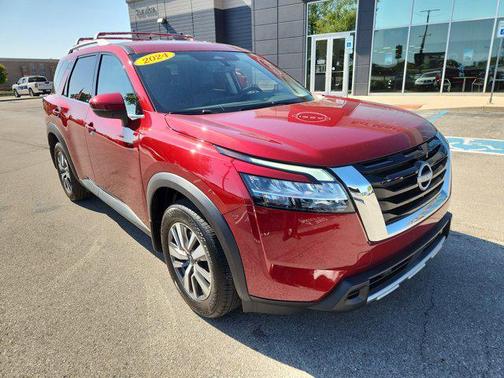 2024 Nissan Pathfinder SL 4WD