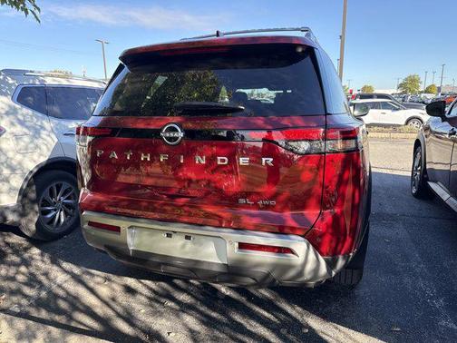 2024 Nissan Pathfinder SL 4WD