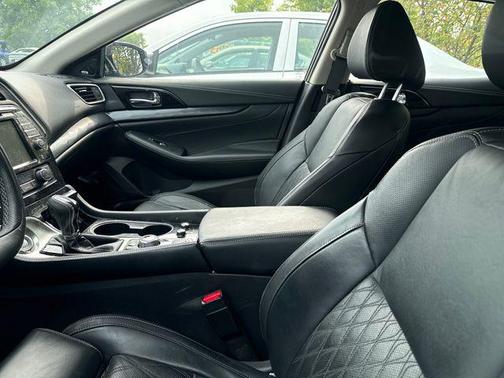 Deep Blue Pearl 2023 Nissan Maxima 3.5 Platinum