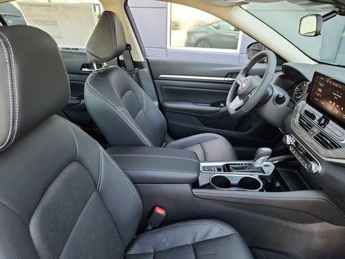 2025 Nissan Altima SL FWD