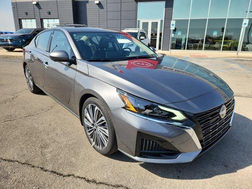 2025 Nissan Altima SL FWD