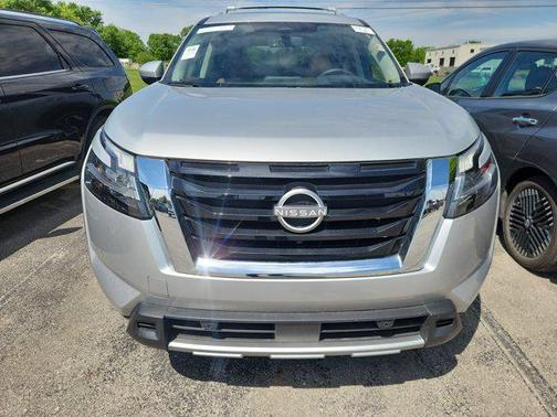 2024 Nissan Pathfinder Platinum FWD