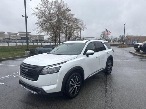 2025 Nissan Pathfinder Platinum 4WD