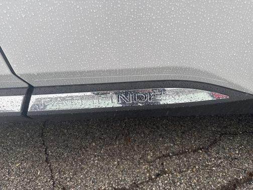 2025 Nissan Pathfinder Platinum 4WD