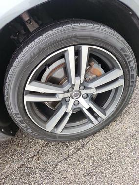 2018 Volvo XC60 T6 Momentum