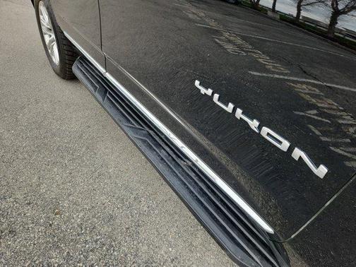2022 GMC Yukon SLT
