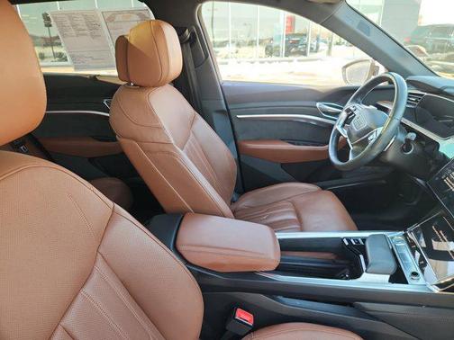 2019 Audi e-tron Premium Plus