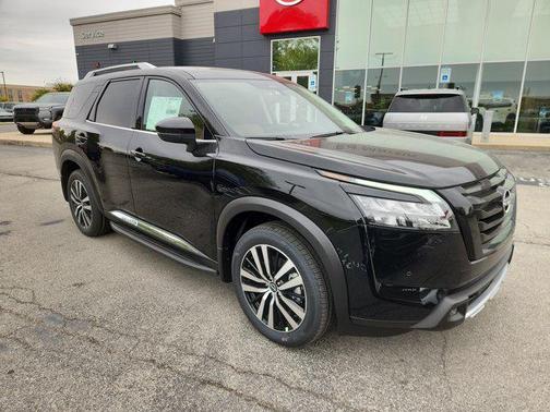 2025 Nissan Pathfinder Platinum 4WD