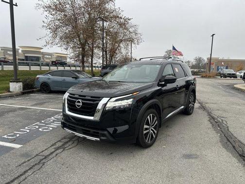2024 Nissan Pathfinder Platinum 4WD