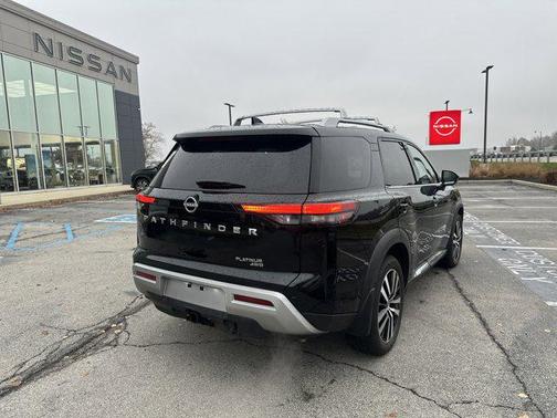 2024 Nissan Pathfinder Platinum 4WD