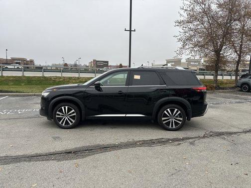 2024 Nissan Pathfinder Platinum 4WD