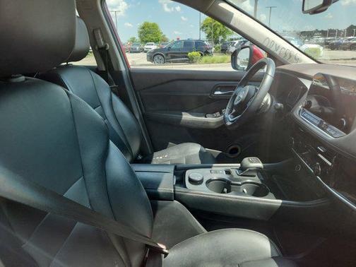 2022 Nissan Rogue SL