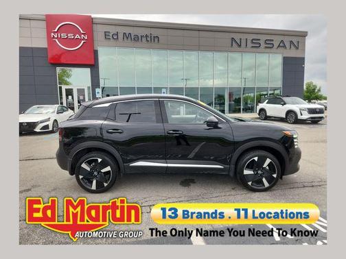 Super Black 2025 Nissan Kicks SR