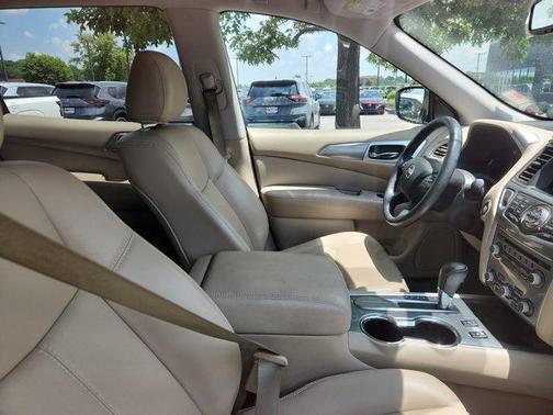 2019 Nissan Pathfinder SL