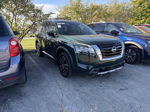2024 Nissan Pathfinder Platinum FWD