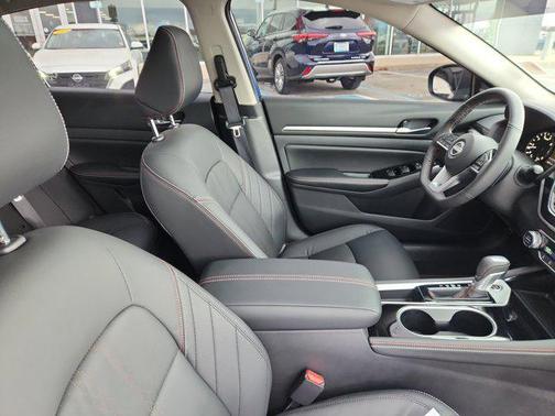 2025 Nissan Altima SR FWD