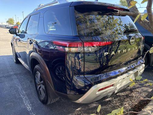 2024 Nissan Pathfinder SL 4WD
