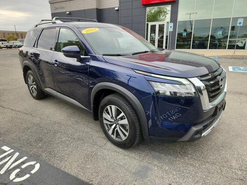 2024 Nissan Pathfinder SL 4WD