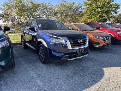 2024 Nissan Pathfinder SL 4WD