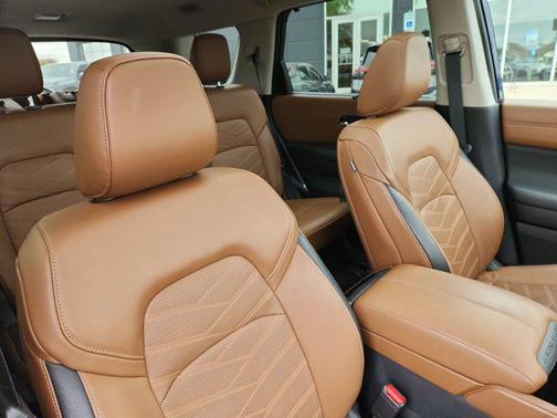 2024 Nissan Pathfinder Platinum 4WD