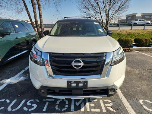 2023 Nissan Pathfinder Platinum 4WD
