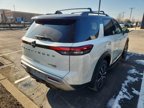 2023 Nissan Pathfinder Platinum 4WD