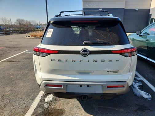 2023 Nissan Pathfinder Platinum 4WD