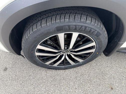 2023 Nissan Pathfinder Platinum 4WD