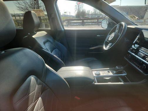 2023 Nissan Pathfinder Platinum 4WD