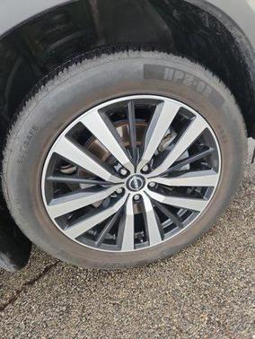 2023 Nissan Pathfinder Platinum FWD