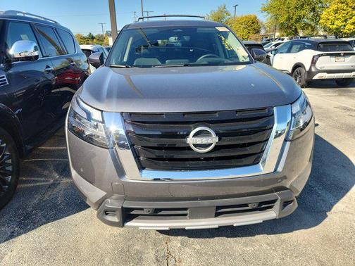 2024 Nissan Pathfinder Platinum FWD