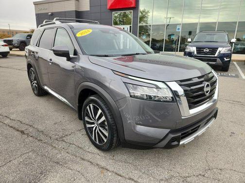 2024 Nissan Pathfinder Platinum FWD