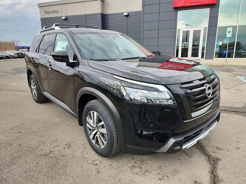 2025 Nissan Pathfinder SL 4WD