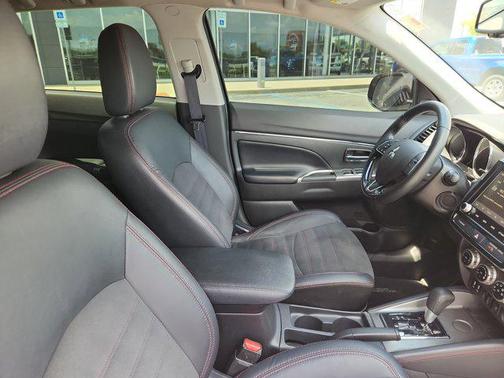2022 Mitsubishi Outlander Sport SE