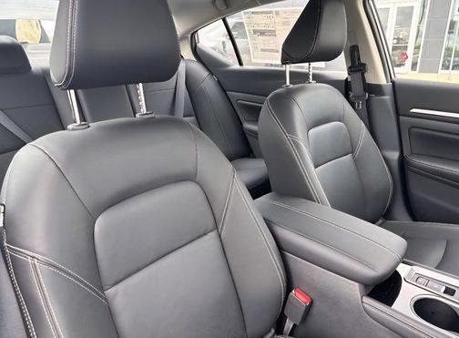 2025 Nissan Altima SL FWD