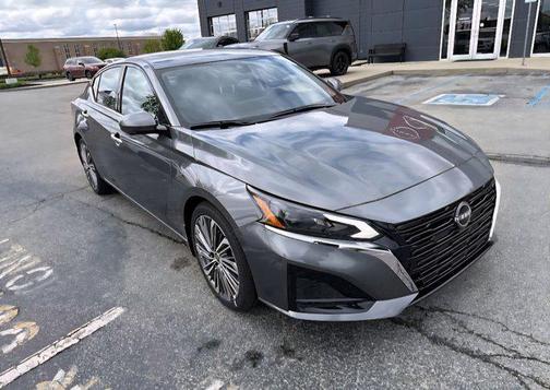 2025 Nissan Altima SL FWD