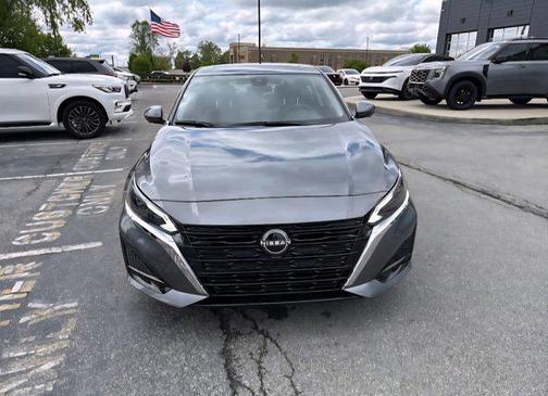 2025 Nissan Altima SL FWD