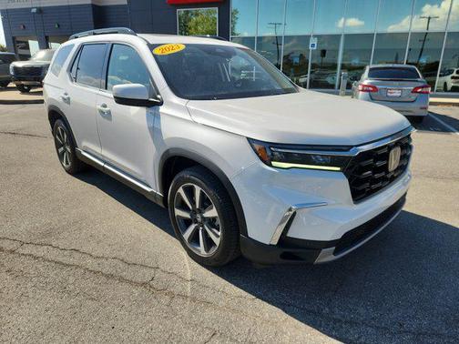 2023 Honda Pilot Touring 8-Passenger