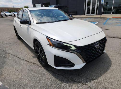 2025 Nissan Altima SR FWD