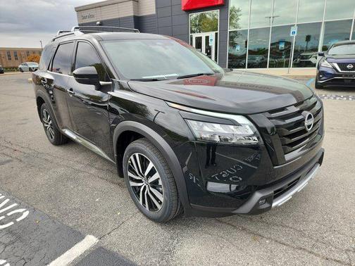 2025 Nissan Pathfinder Platinum 4WD