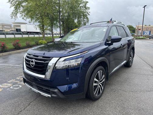 2024 Nissan Pathfinder Platinum FWD