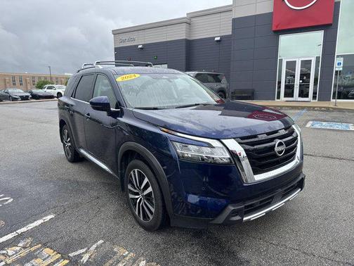 2024 Nissan Pathfinder Platinum FWD