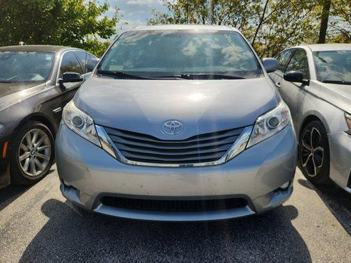 2011 Toyota Sienna XLE